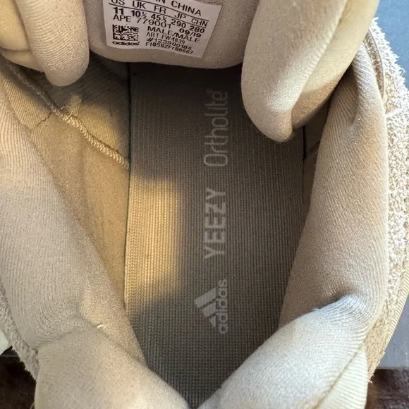 Adidas Yeezy 500 - Picture 6 of 8